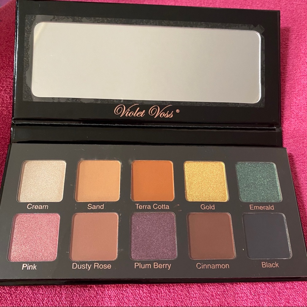 🆕Violet Voss Essentials Eyeshadow Palette